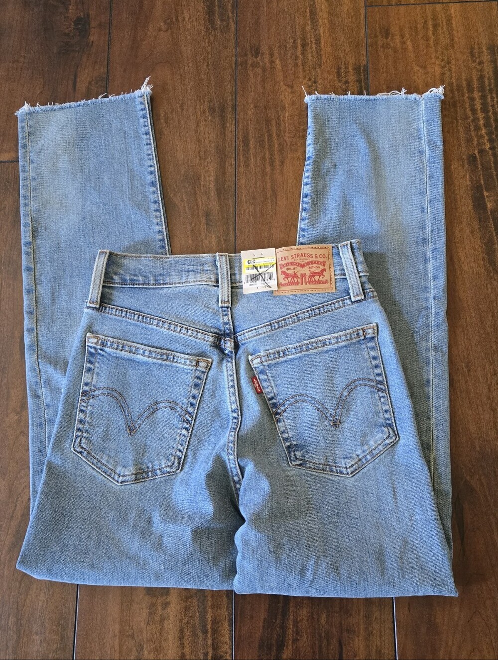 Levi's Women Wedgie Straight High Rise Distressed button Fly Raw Hem Size 24 NWT - Picture 10 of 14